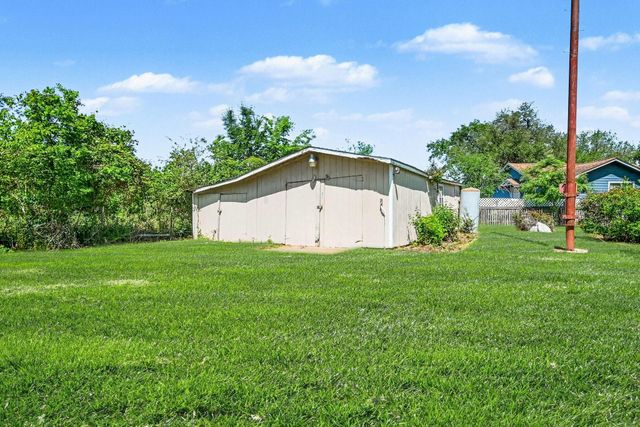 1703 Burnett Avenue, Baytown, TX 77520