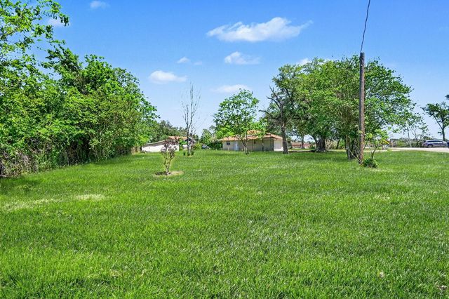 1703 Burnett Avenue, Baytown, TX 77520