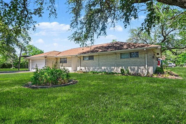 1703 Burnett Avenue, Baytown, TX 77520