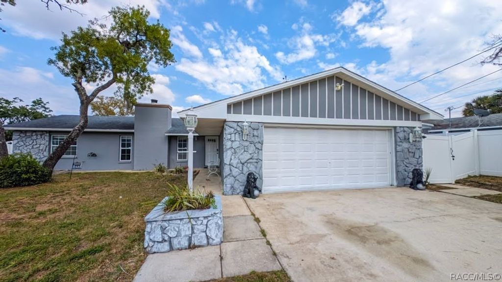 122 Galiano Court, Spring Hill, FL 34606