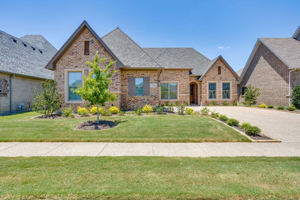 2716 River Path Court, Burleson, TX 76028