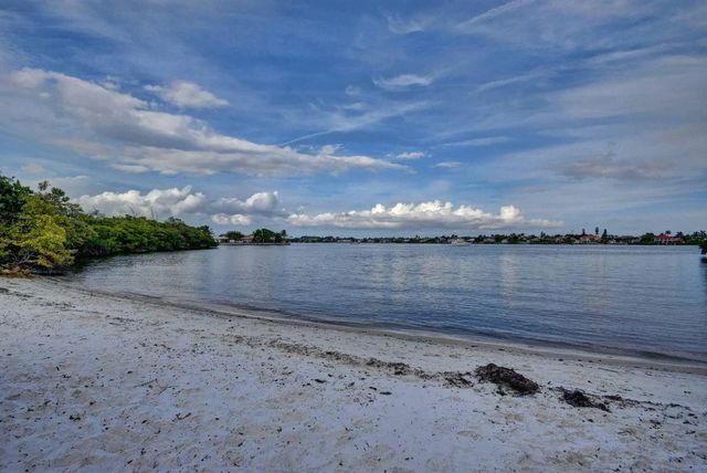 1100 Scotia Drive 104, Hypoluxo, FL 33462