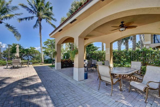 1100 Scotia Drive 104, Hypoluxo, FL 33462