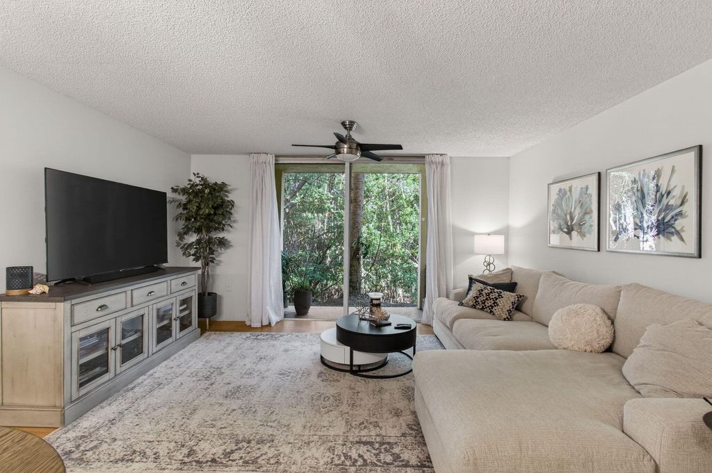 1100 Scotia Drive 104, Hypoluxo, FL 33462