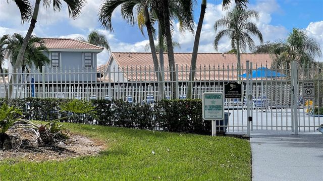 6425 96th Pl, Boynton Beach, FL 33437