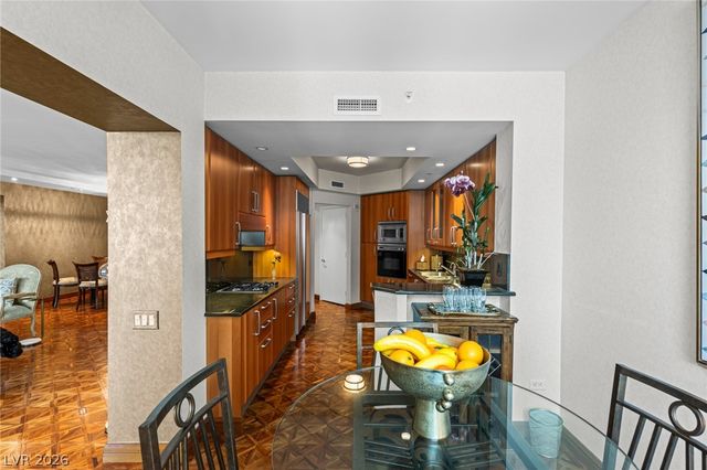 2877 Paradise Road 504, Las Vegas, NV 89109