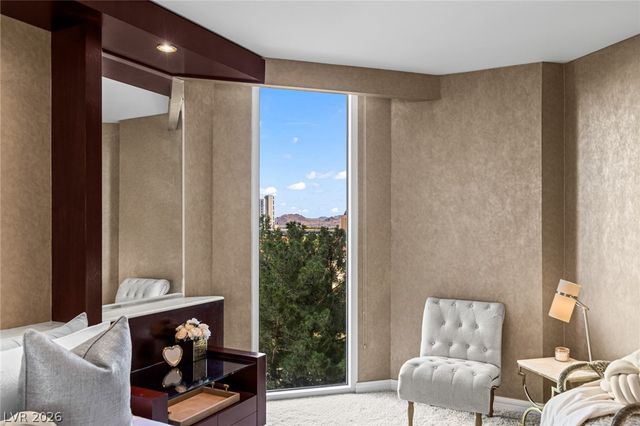 2877 Paradise Road 504, Las Vegas, NV 89109