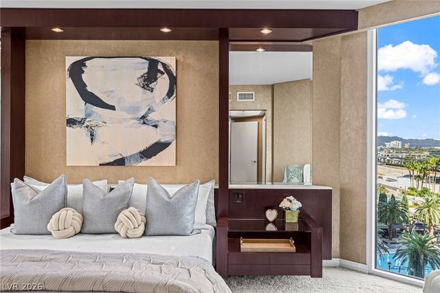 2877 Paradise Road 504, Las Vegas, NV 89109