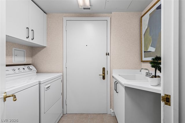 2877 Paradise Road 504, Las Vegas, NV 89109