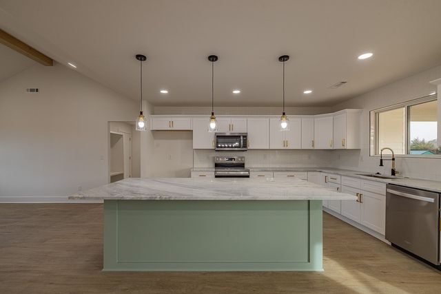 312 Madison 8965, Huntsville, AR 72740