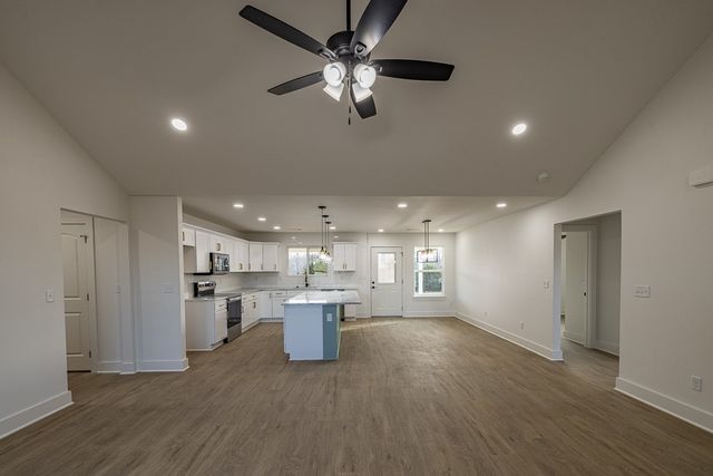 312 Madison 8965, Huntsville, AR 72740