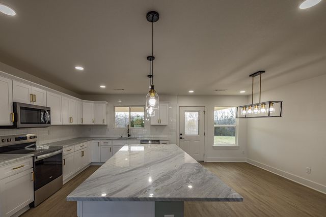 312 Madison 8965, Huntsville, AR 72740