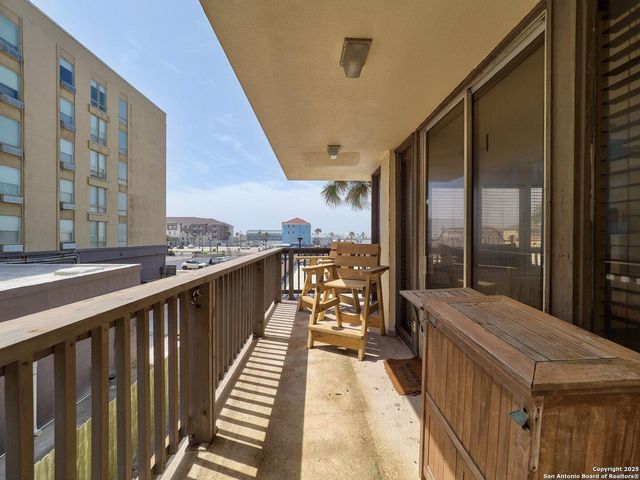 15002 Windward Drive 207, Corpus Christi, TX 78418