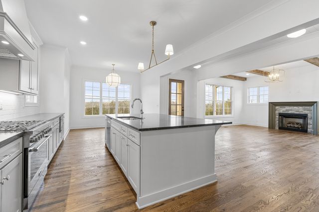 1125 Joe Martin Ln, Lebanon, TN 37087