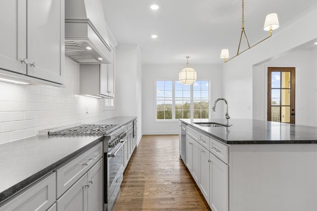 1125 Joe Martin Ln, Lebanon, TN 37087