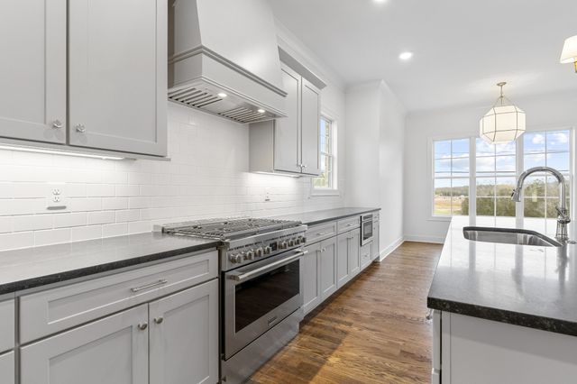 1125 Joe Martin Ln, Lebanon, TN 37087