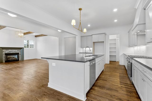 1125 Joe Martin Ln, Lebanon, TN 37087