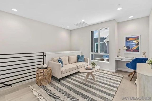 569 N Vulcan Ave., Encinitas, CA 92024