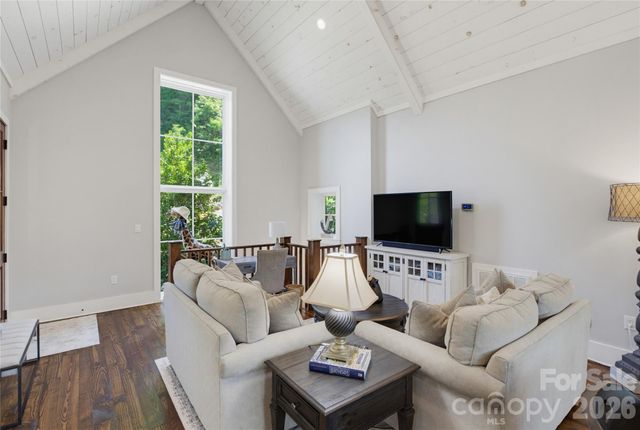 561 Harbor Ridge Drive, Tuckasegee, NC 28783