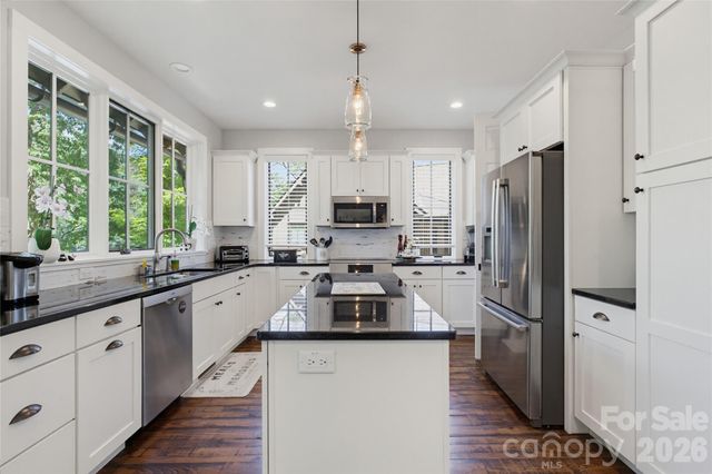 561 Harbor Ridge Drive, Tuckasegee, NC 28783