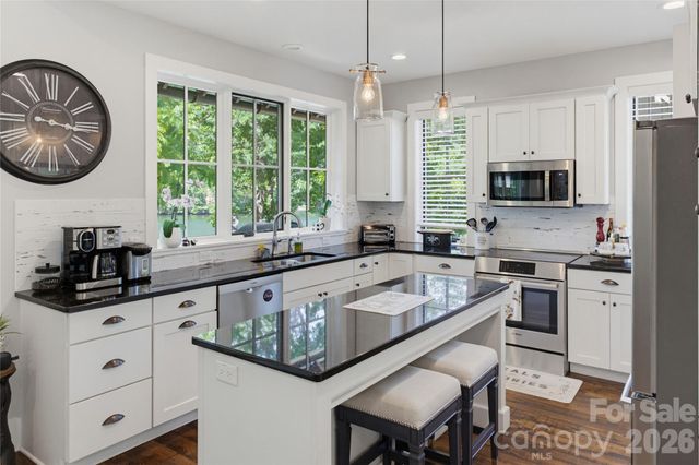 561 Harbor Ridge Drive, Tuckasegee, NC 28783
