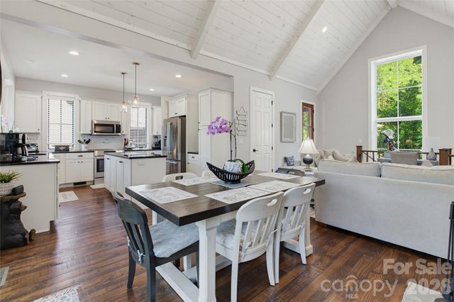561 Harbor Ridge Drive, Tuckasegee, NC 28783