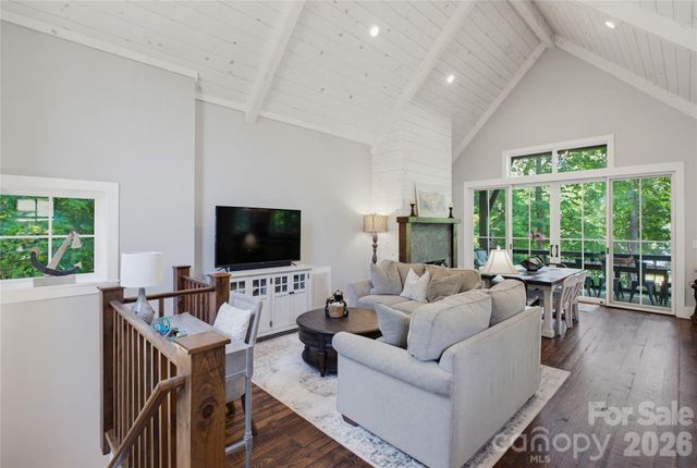 561 Harbor Ridge Drive, Tuckasegee, NC 28783