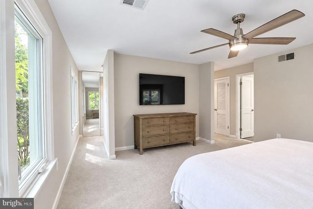 3733 30TH RD N, Arlington, VA 22207