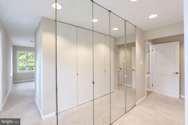 3733 30TH RD N, Arlington, VA 22207