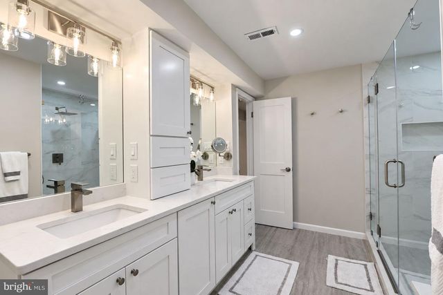 3733 30TH RD N, Arlington, VA 22207