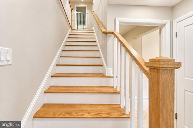 3733 30TH RD N, Arlington, VA 22207