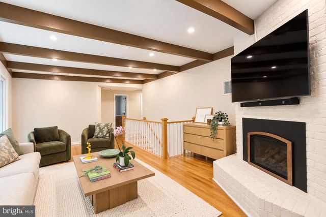 3733 30TH RD N, Arlington, VA 22207