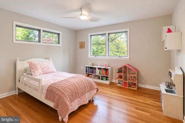 3733 30TH RD N, Arlington, VA 22207