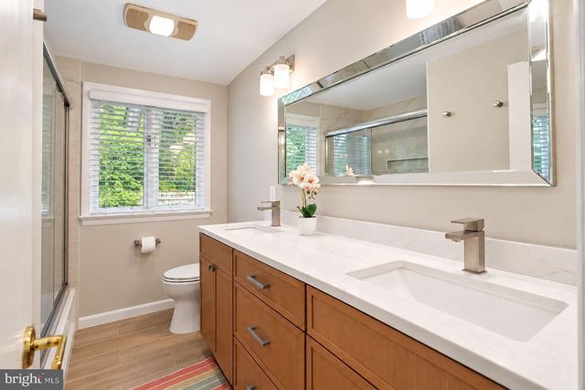 3733 30TH RD N, Arlington, VA 22207
