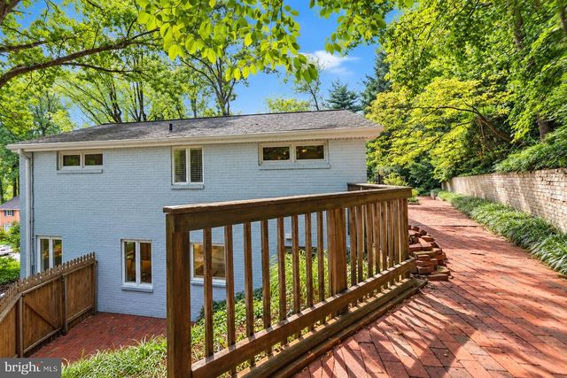 3733 30TH RD N, Arlington, VA 22207