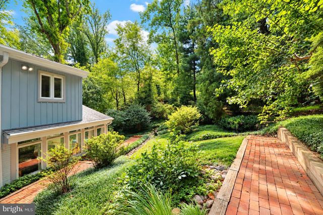 3733 30TH RD N, Arlington, VA 22207