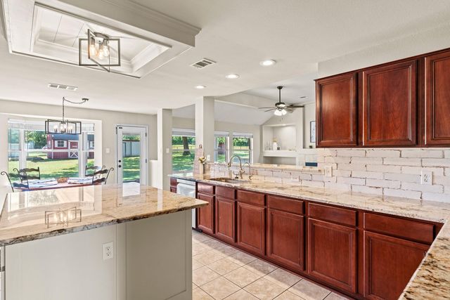 2140 County Road 305, Rockdale, TX 76567