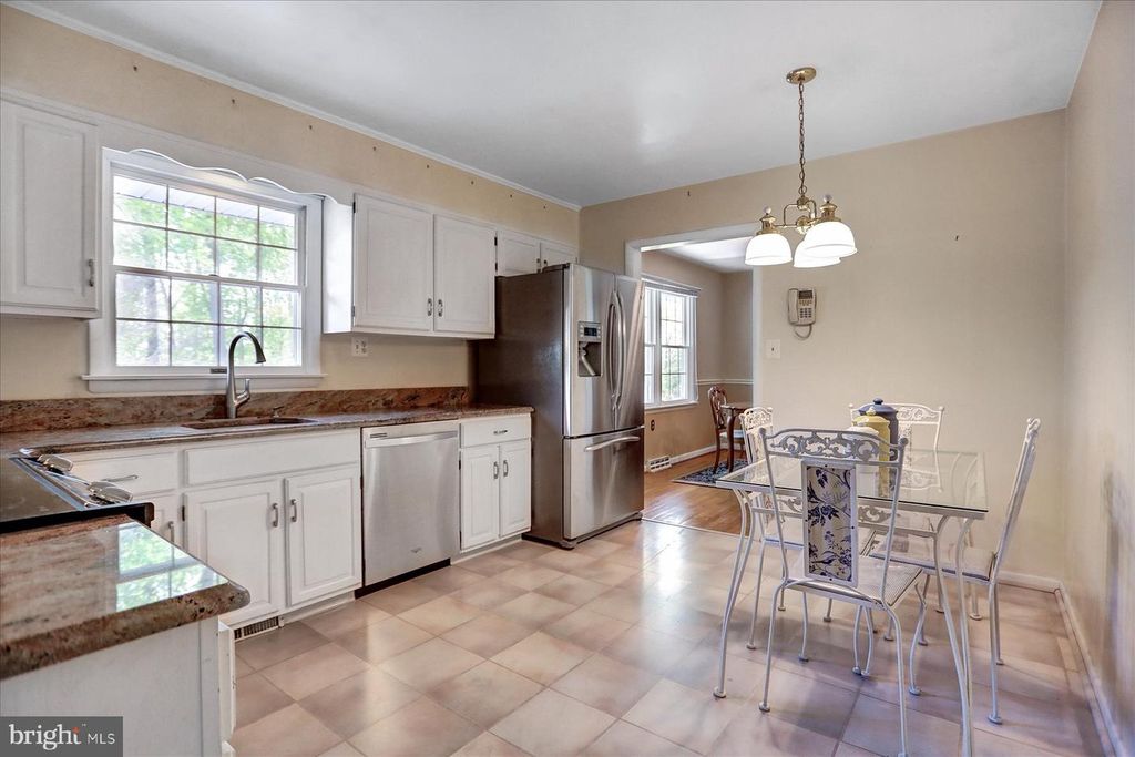 Image 13 of property listing at 401 SASSAFRAS CT, Bel Air, MD 21015