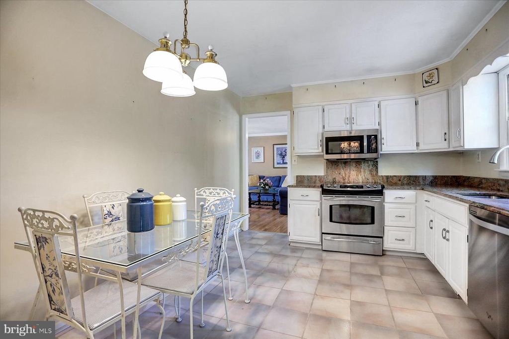 Image 4 of property listing at 401 SASSAFRAS CT, Bel Air, MD 21015