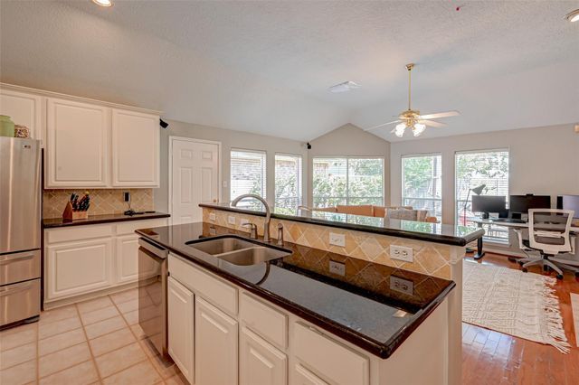 1107 Parkhaven Lane, Houston, TX 77077