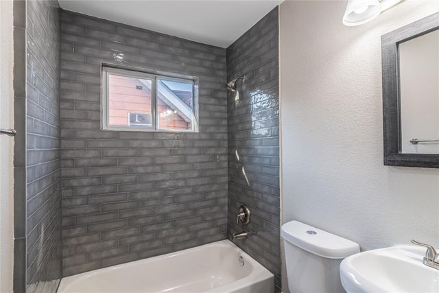 3102 Wentworth Street 04, Houston, TX 77004