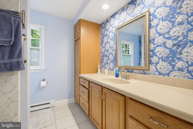 15 DONALD ST, Shermans Dale, PA 17090