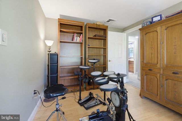 15 DONALD ST, Shermans Dale, PA 17090