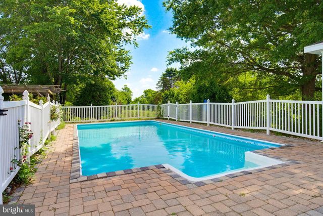 15 DONALD ST, Shermans Dale, PA 17090