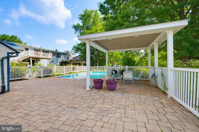 15 DONALD ST, Shermans Dale, PA 17090
