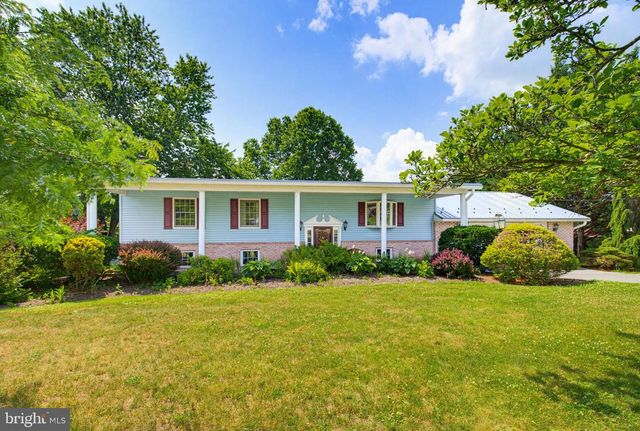 15 DONALD ST, Shermans Dale, PA 17090