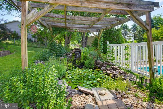 15 DONALD ST, Shermans Dale, PA 17090