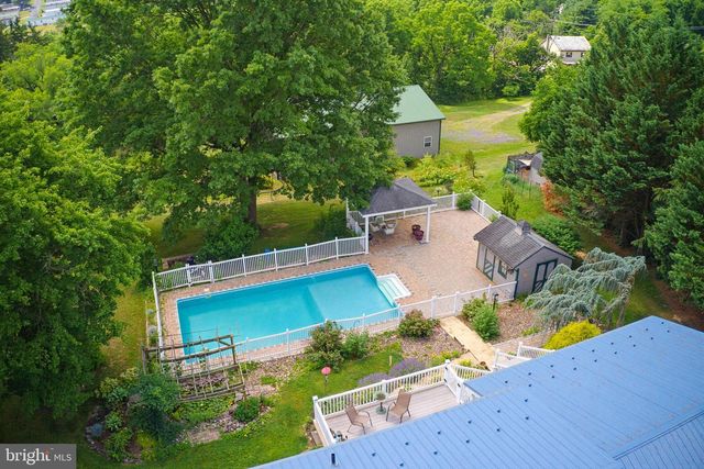 15 DONALD ST, Shermans Dale, PA 17090