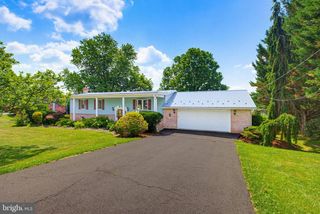 15 DONALD ST, Shermans Dale, PA 17090