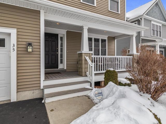 35 Sommerfield Avenue, South Burlington, VT 05403